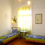Gaia Astoria Hostel *