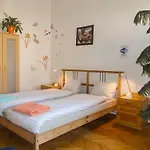 Gaia Astoria *