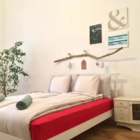 Gaia Astoria Vandrerhjem *