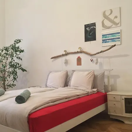 Gaia Astoria Vandrerhjem *