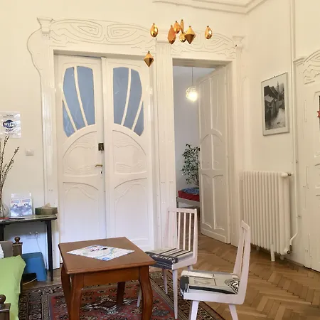 Hostel Gaia Astoria *