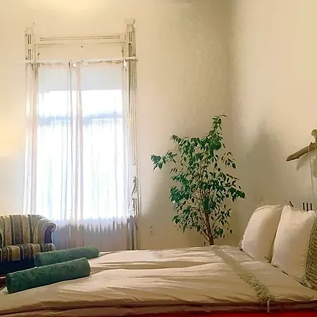 Gaia Astoria אכסניה *