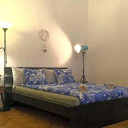 אכסניה Gaia Astoria