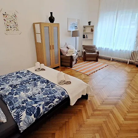 Gaia Astoria * Budapest