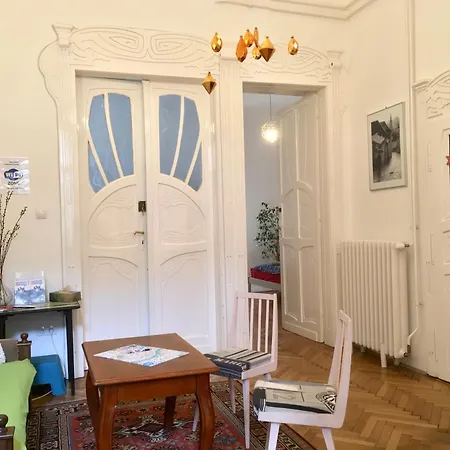 Hostel Gaia Astoria *