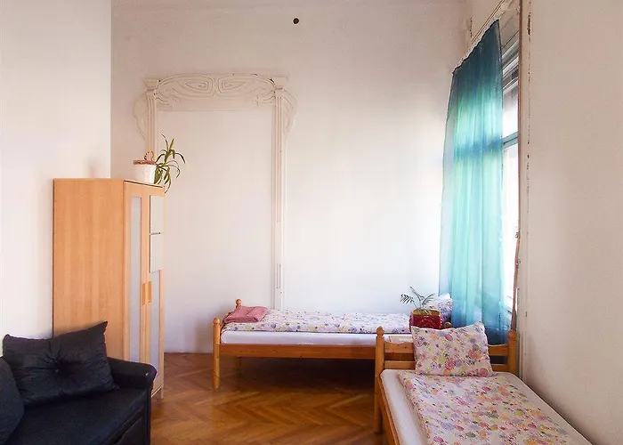 Hostel Gaia Astoria *